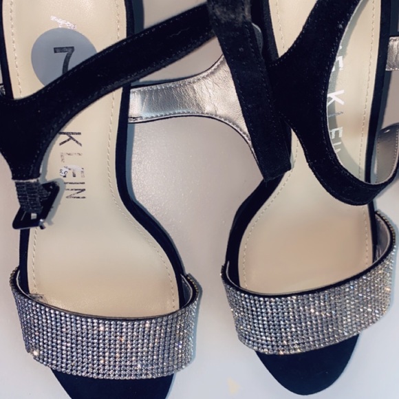 Calvin KleinRhinestone thick heeled size 7 women’s - Picture 8 of 8
